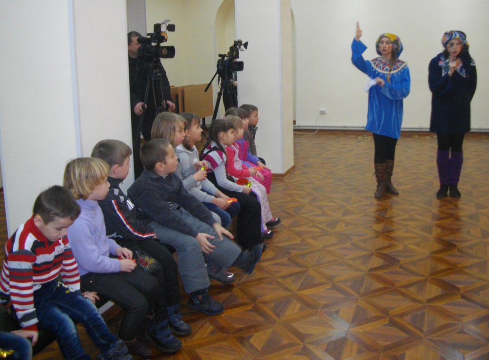 В Крымском этнографическом музее для воспитанников деских садов, школьников и студентов проводятся праздничные масленичные гулянья.